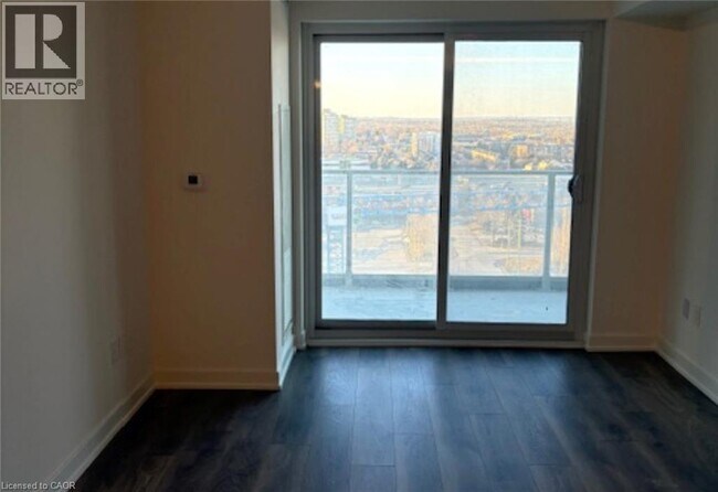 Photo du bâtiment - 1010 Sandy Beach Rd