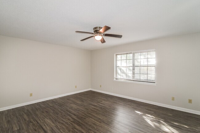 Building Photo - 3890 Faunsdale Drive