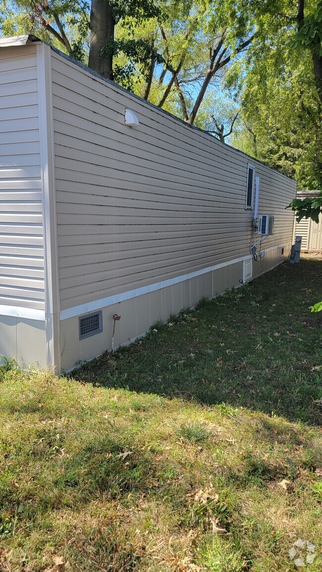 Building Photo - 4531 N 61st St