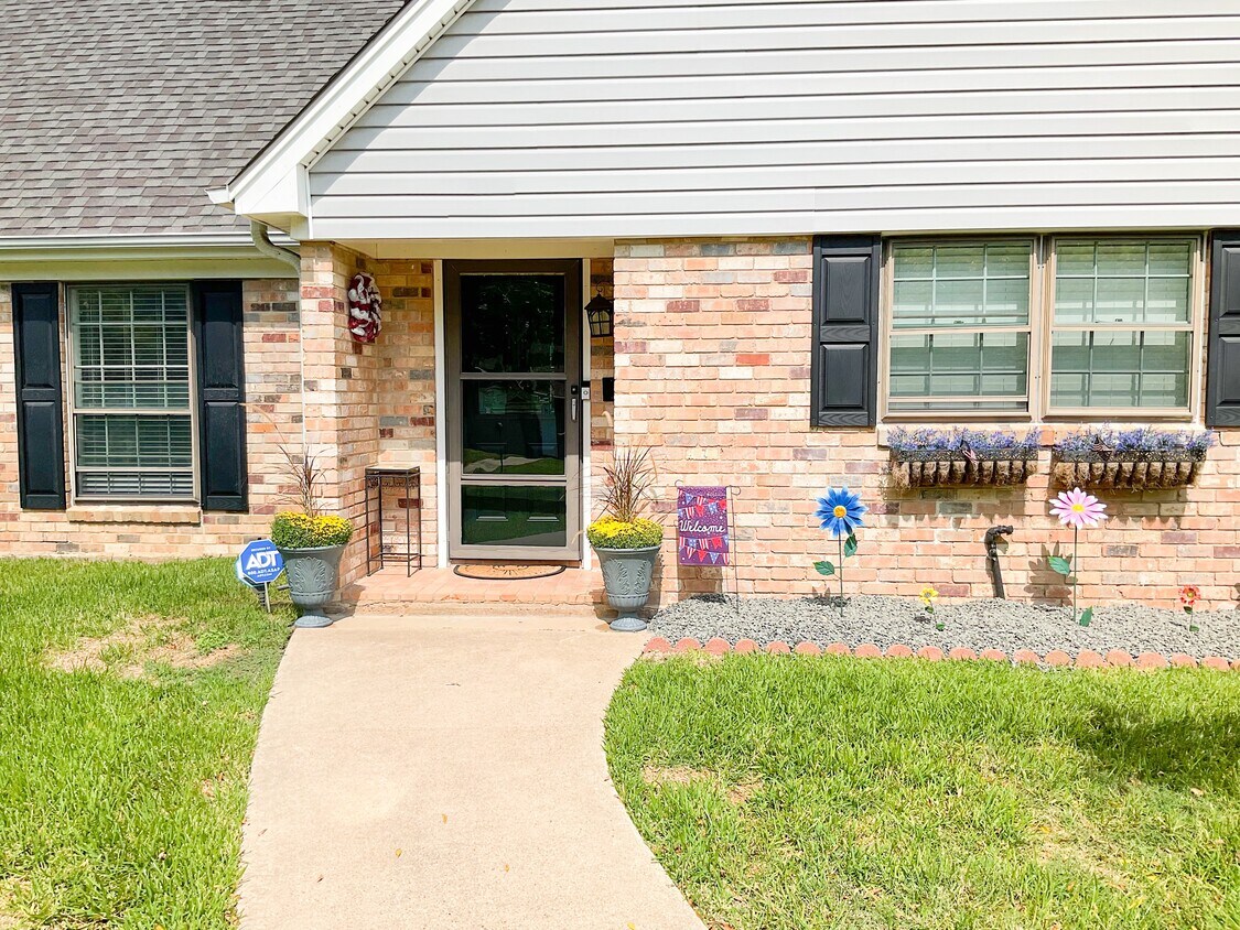 1201 Merry Oaks Dr, College Station, TX 77840 House Rental in College