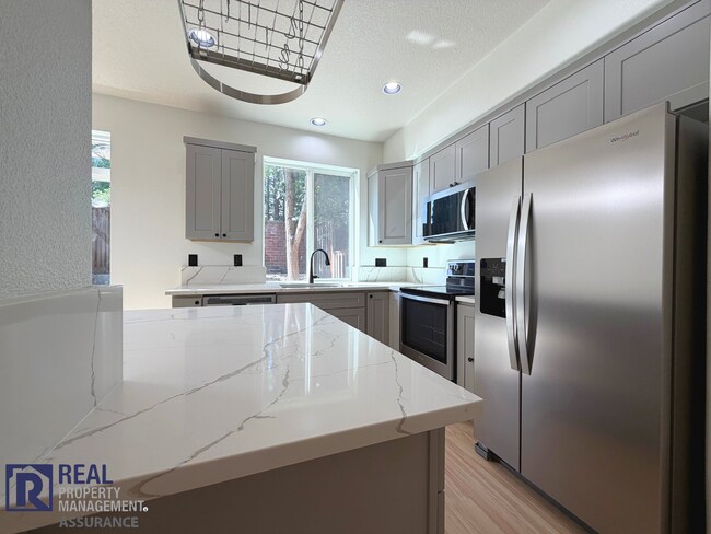 Foto del edificio - 17230 NW Widgi Creek Ct
