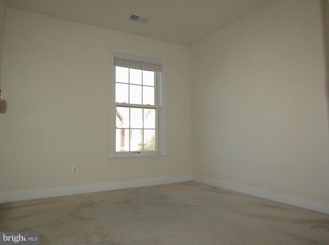 Building Photo - 5992 Grand Pavilion Way