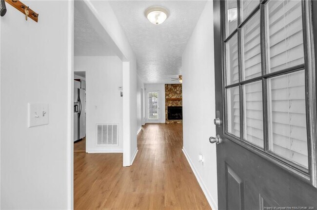 Foto del edificio - 7241 Avila Dr