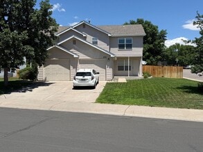 Building Photo - 430-432 Sundance Cir N