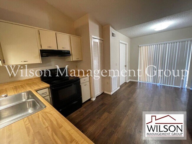 Building Photo - 2 br, 2 bath House - 10039 Massey Street