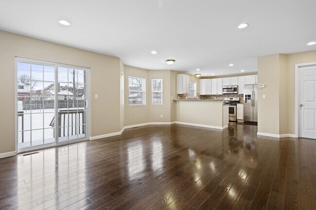 Foto del edificio - 438 Elm St