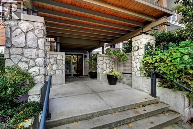 Photo du bâtiment - 995 W 59th Ave