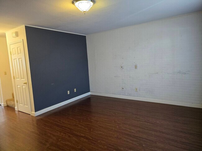 Foto del edificio - 401 Country Villa Ln