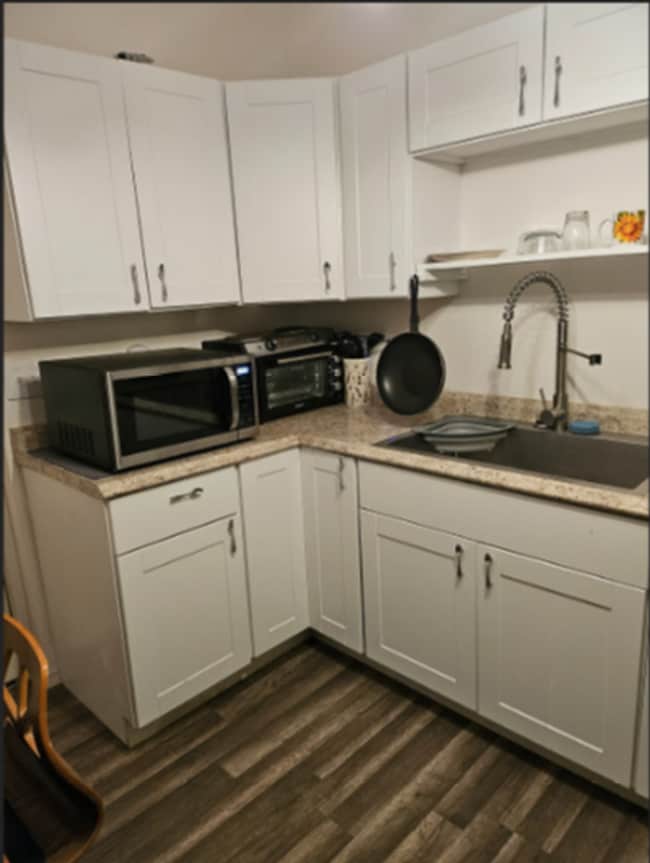 Building Photo - 1 BR 1 BA Condo with easy access