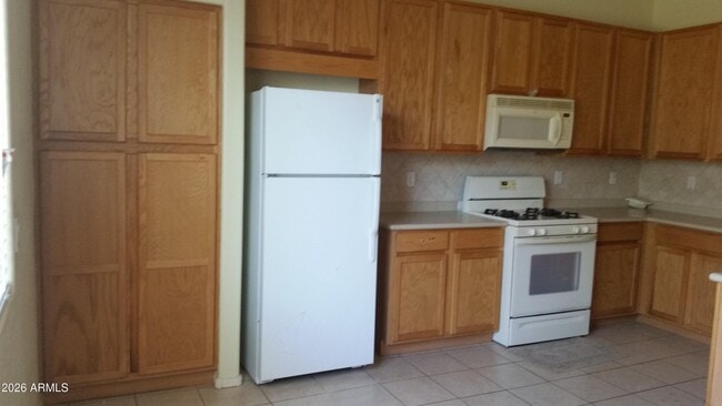 Foto del edificio - 3210 E Lark Dr