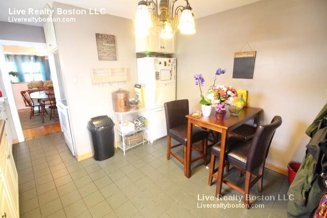 Building Photo - 97 Oakland St