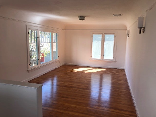 Building Photo - 848 11th St