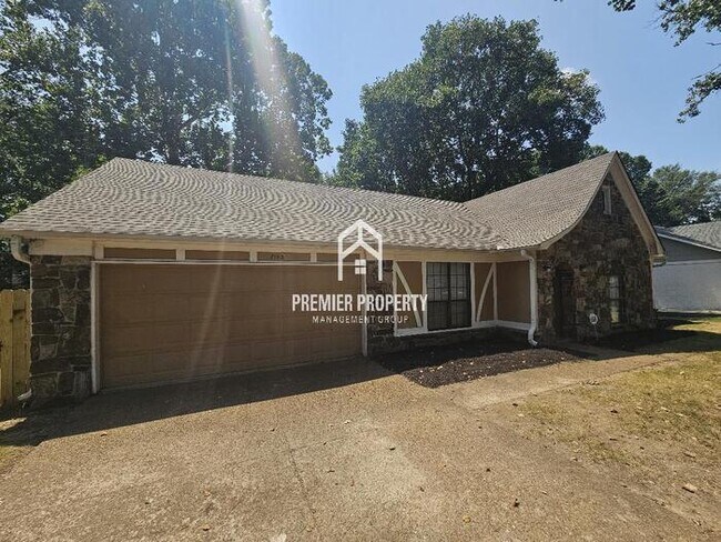 Foto del edificio - 7103 Shadow Oaks Dr