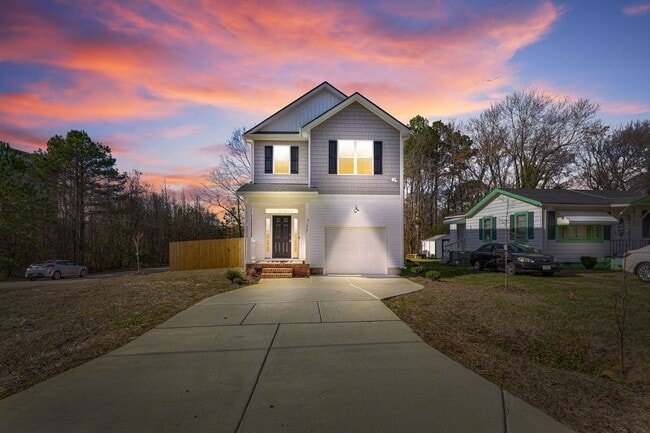 Building Photo - 717 Utley St