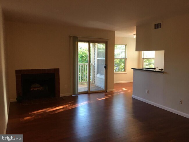 Foto del edificio - 1710 Abercromby Ct