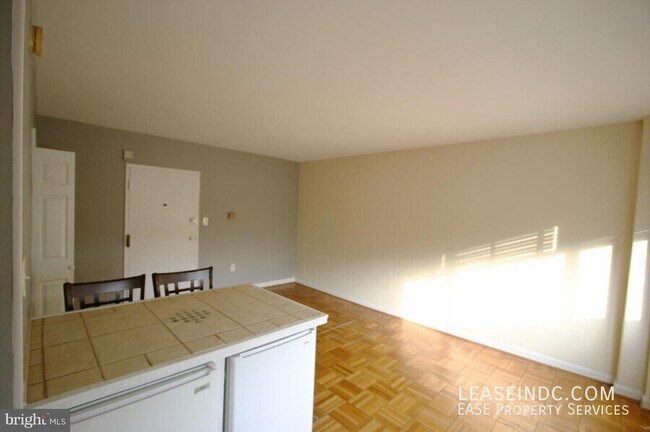 Foto del edificio - 5315 Connecticut Ave NW