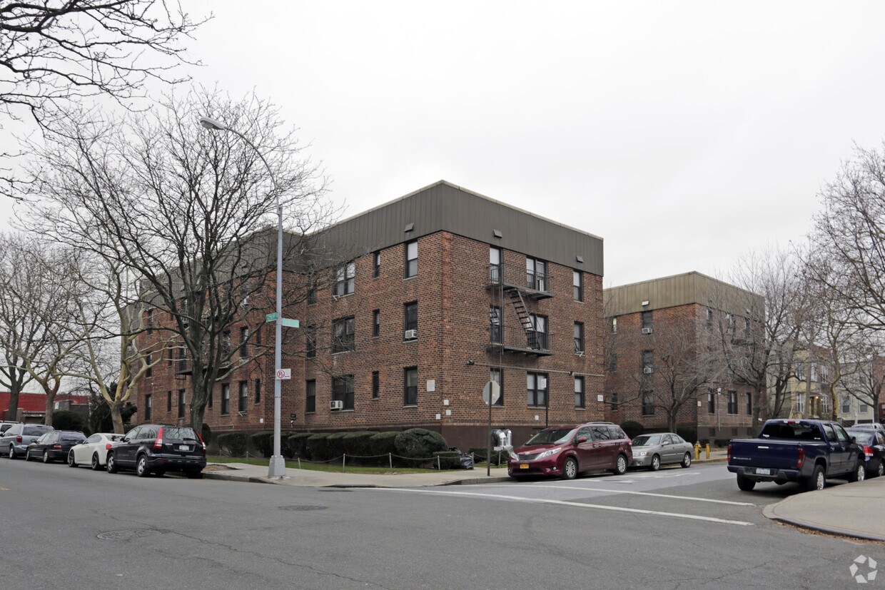Primary Photo - Astoria Terrace Gardens