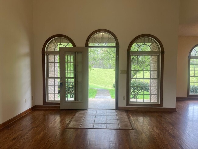 Building Photo - 1212 Ridgewood Ct