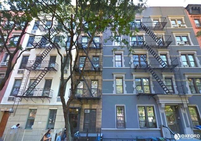 Foto del edificio - 426 West 47th Street