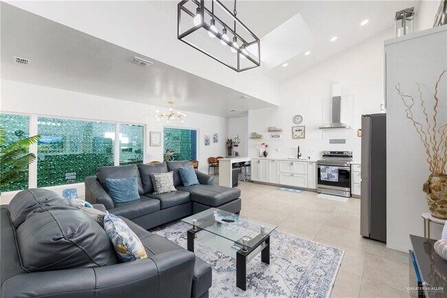 Foto del edificio - 2625 Warbler Ave