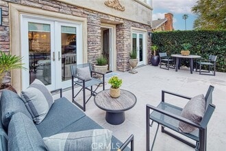 Building Photo - 410 Acacia Ave