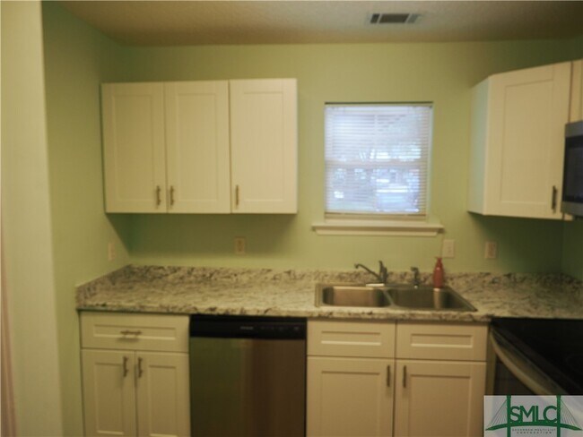 Foto del edificio - 310 Tibet Ave