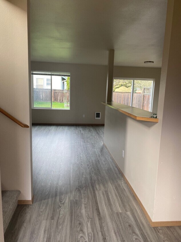 Primary Photo - 607 N 7th Ave SW