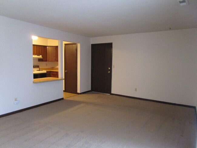 Building Photo - 505 Columbia Dr