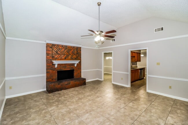Building Photo - 6610 Shaker Ln
