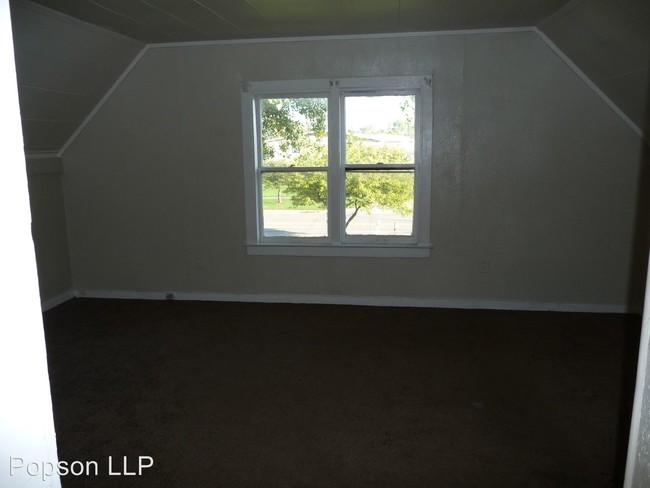 Building Photo - 5250 E 9 Mile Rd