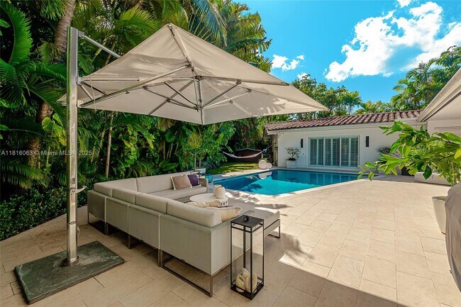Foto del edificio - 375 Harbor Ct