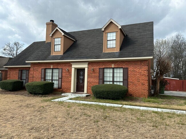 Building Photo - East Montgomery Home