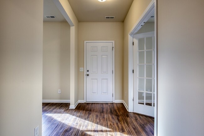 Building Photo - 13918 Brooks Dr