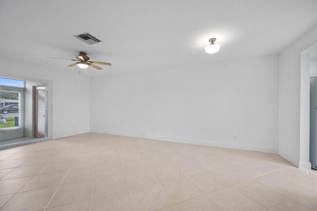 Photo - 2765 Ashley Dr W Apartment