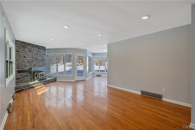 Building Photo - 7301 Dogwood Ln