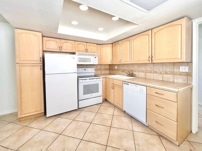 Foto del edificio - 64275 Spyglass Ave