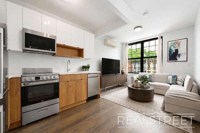 Building Photo - Lexington Avenue