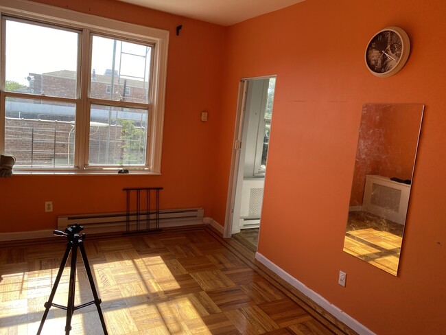 Building Photo - 1209 Avenue Z