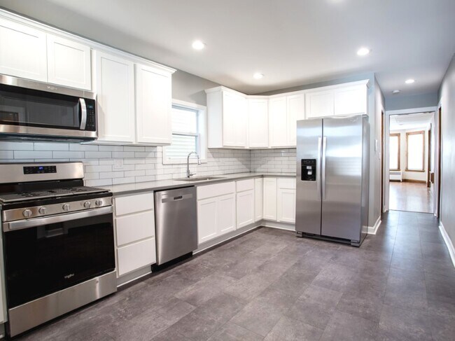 Foto del edificio - 2440 W Cuyler Ave