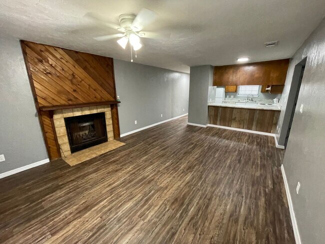 Foto del edificio - 2BED/2BATH DOWNSTAIRS NEAR GOV SQ