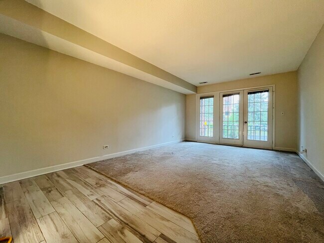 Building Photo - 520 Biesterfield Rd