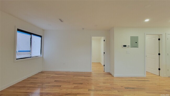 Foto del edificio - 119-02 Long St