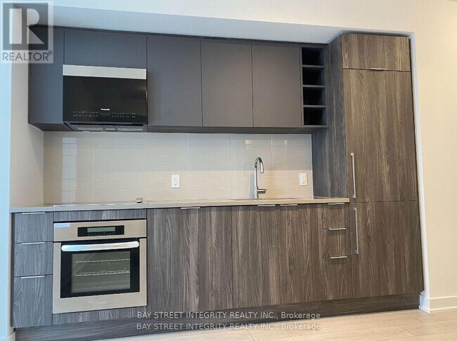 Photo du bâtiment - 2033 Kennedy Rd