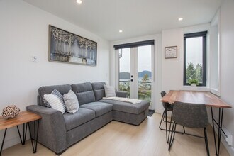 Building Photo - 55 Kelvin Grove Way