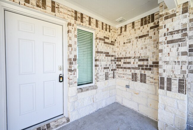 Foto del edificio - 1003 Vilana Rdg Ln