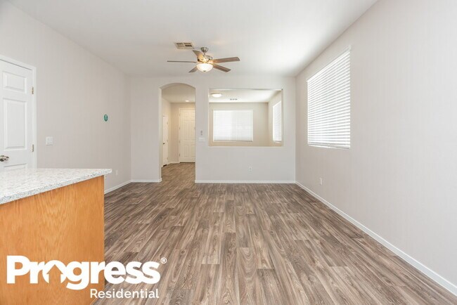 Building Photo - 5735 Bear Springs St