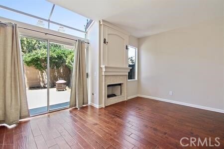 Building Photo - 545 E Stephanie