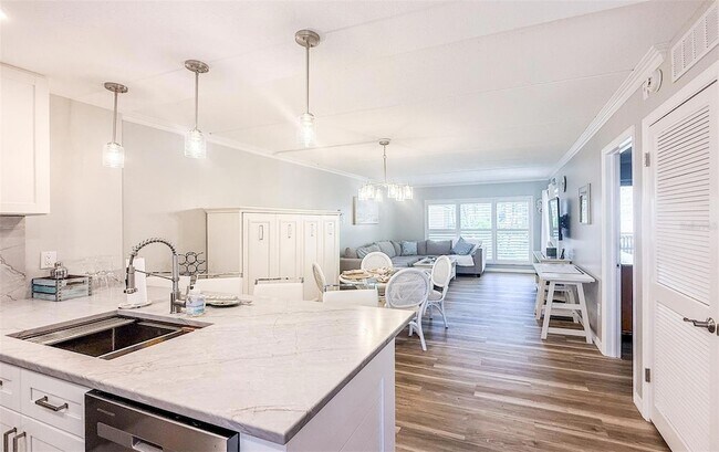 Building Photo - 845 Benjamin Franklin Dr