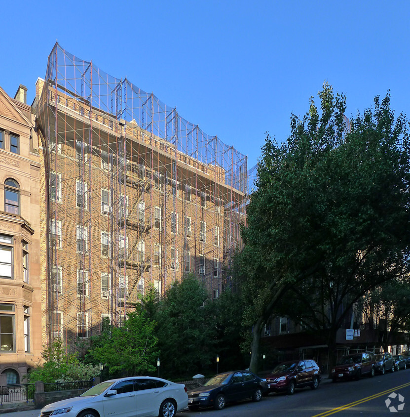 Primary Photo - Elevator Apartment