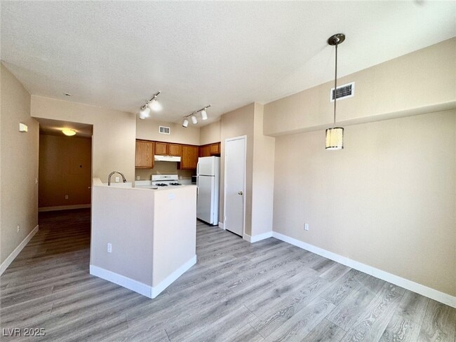 Building Photo - 9303 Gilcrease Ave